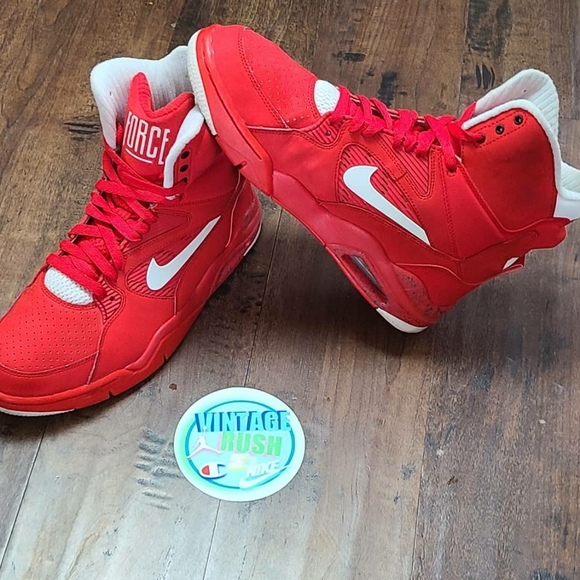 nike command red